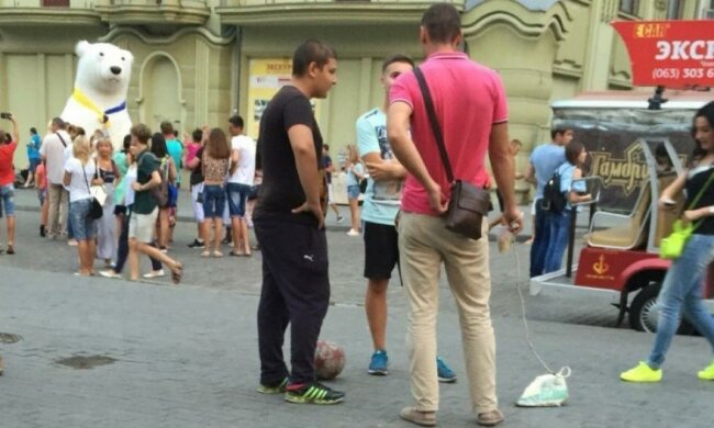 Одессит выгулял утюг "на поводке" (ФОТО)