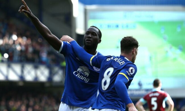 Манчестер Юнайтед заплатит бешеные деньги за звездного форварда
