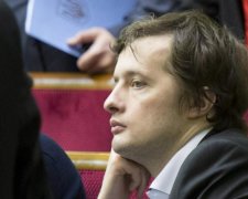 Син Порошенка оцінив трирічну роботу батька: відео