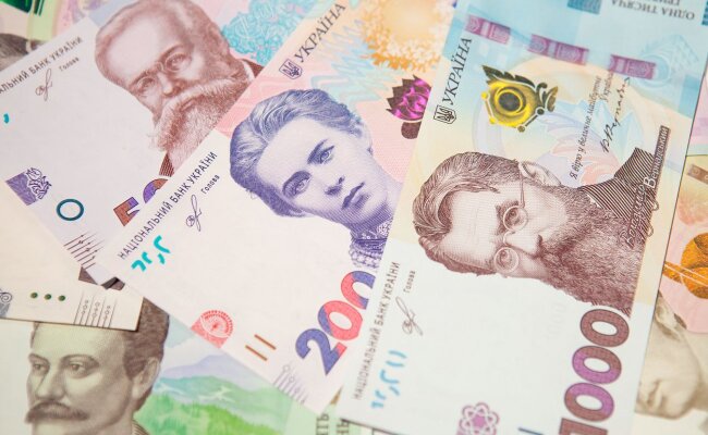 Банкноти гривні різних номіналів, гроші України