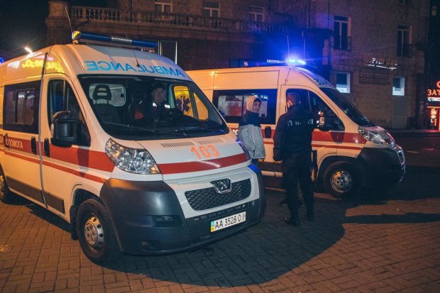 Кровавое побоище в Киеве: охранники дубинками избили мужчину, полиция даже не шевельнулась