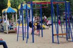 Який жах! Камера зафільмувала викрадення немовляти в Києві