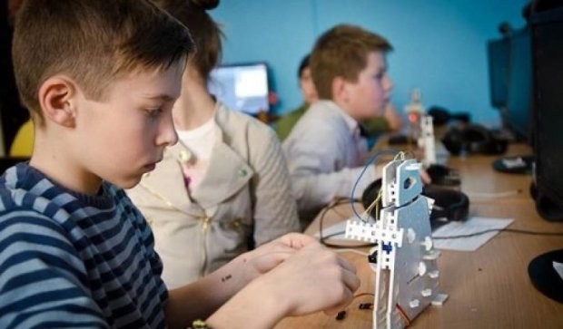Львовских школьников научат делать роботов