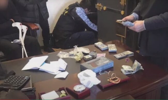 У Чернівцях дружок Каспрука зламав життя жалюгідною пачкою доларів
