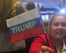 На конференції консерваторів Трампа зустріли російським прапором
