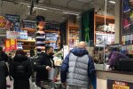 Украинцы показали, что происходит в Эпицентре, пока вся страна на карантине: никаких запретов на товар и столпотворение