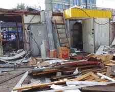 Разгром киосков в столице разделил киевлян