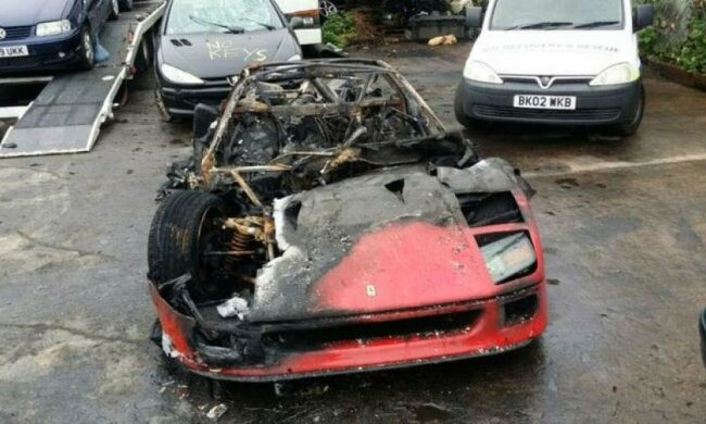 Унікальний Ferrari випадково спалили на тест-драйві