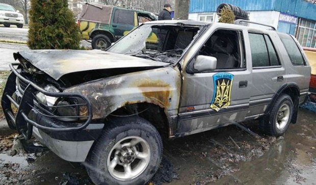 Три позашляховики "Айдару" спалили у Харкові (фото)