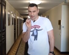 Виталий Кличко объявил каникулы во всех школах Киева