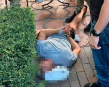 В Одесі група людей закидала будівлю ТЦК камінням: поліція затримала двох учасників