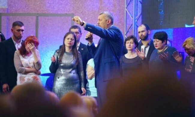 Достало! Власть умоляют закрыть самую наглую секту Украины