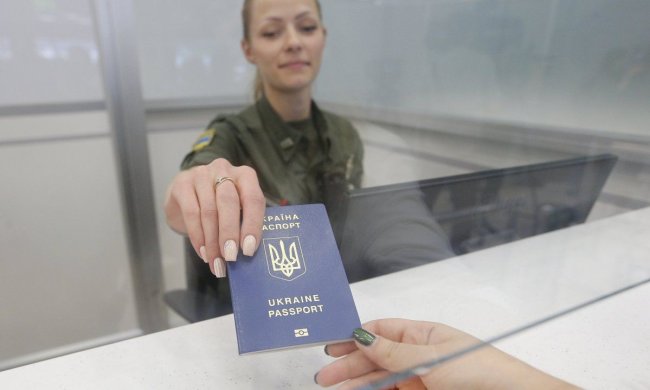 С 1 мая паспорта украинцев ждут изменения: касается каждого
