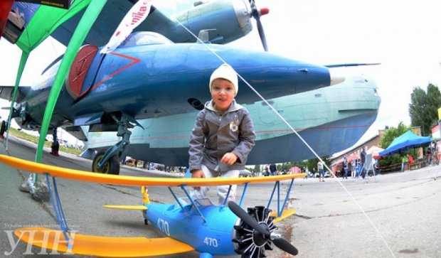 У Жулянах влаштували дитячий фестиваль авіації (фото)