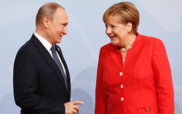 Меркель позвонила Путину, чтобы обсудить Украину