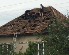 Град, як кулак: моторошна стихія забрала сон та спокій українців
