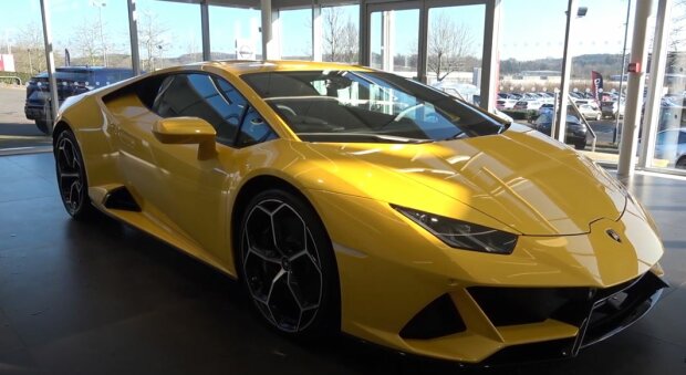 Lamborghini Huracan 2020, скріншот: YouTube