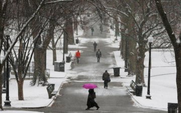 Заснежит и зальет: стихия пожалела только три украинских города