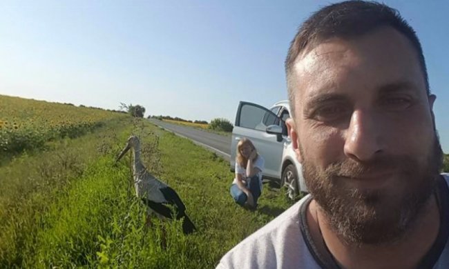 Черкасский нардеп по дороге на сессию сделал селфи с аистом
