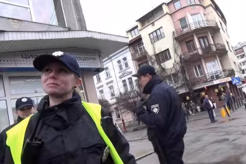В Киеве исчезла юная Мальвина с синими волосами и пирсингом: приметы и фото