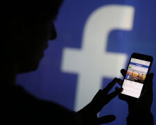 Компанія Facebook злила шахраям секретні дані десятків тисяч людей