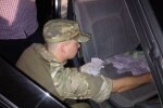 Правоохоронці затримали майора Бердичівського військкомату на хабарі