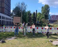 Протест жителей Теремков против вырубки лесополосы под теплотрассу
