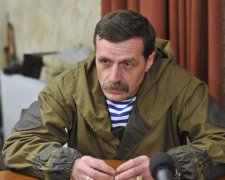 Конкуренция дегенералу: экс-главарь "ДНР" потроллил Захарченко