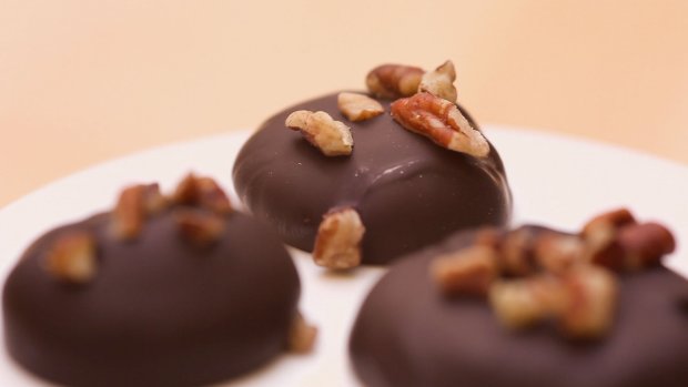 домашні шоколадні цукерки з волоськими горіхами