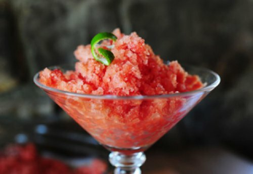 Арбузный сорбет с водкой и освежит, и развеселит - рецепт для домашней кухни