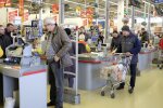 Дніпрянка впарила в супермаркеті "липового" Сковороду, "сама малювала": афера потрапила на камеру