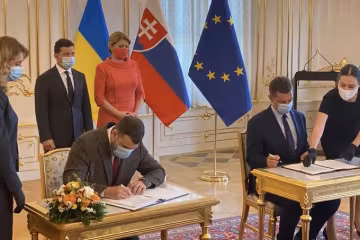 Украина и Словакия подписали соглашение, которое разблокирует аэропорт "Ужгород", фото твиттер