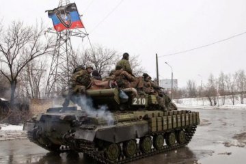 Что-то задумали: боевики сгоняют армаду военной техники в Луганск