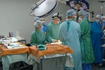 У маленької принцеси пухне око, дівчинка може осліпнути: "Врятуйте Аліночку!"