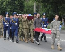 В Виннице похороны погибшего на фронте бойца остановила полиция