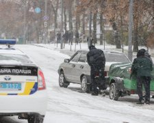 Документ на лобовому склі: водіям ускладнили життя, "пощастило" не всім