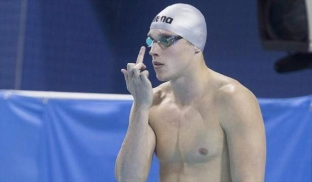 Олімпійський плавець показав батькові мерзенний жест (ФОТО)