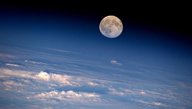 Місяць провокує найбільші світові катаклізми