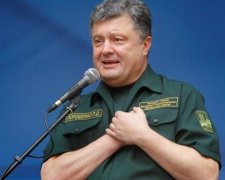 Порошенко віддав шість зарплат на благодійність