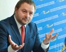 Скандального держслужбовця-хабарника поновили на посаді