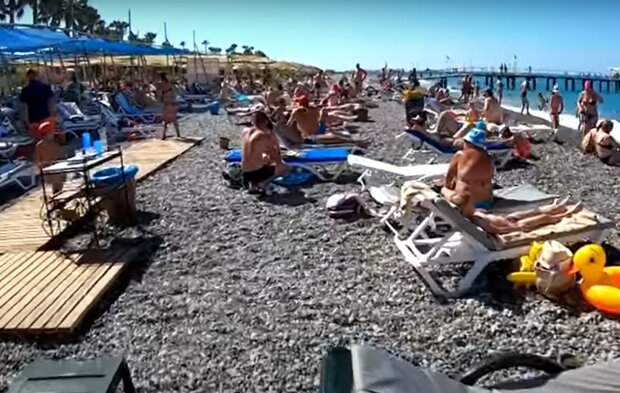 Пляж в Турции, кадр из видео, изображение иллюстративное: YouTube