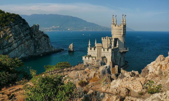 Хто б сумнівався: скандально відомий український телеканал віддав Крим окупантам
