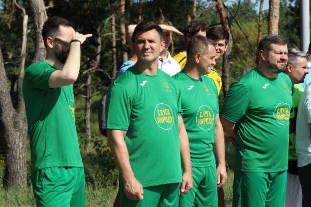 Николай Тищенко с коллегами по "Слуге народа", фото: Знай.ua