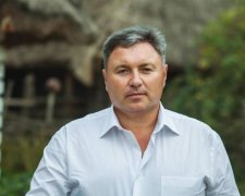 По 100 гривен в руки: губернатор Гарбуз решил подкупить детей