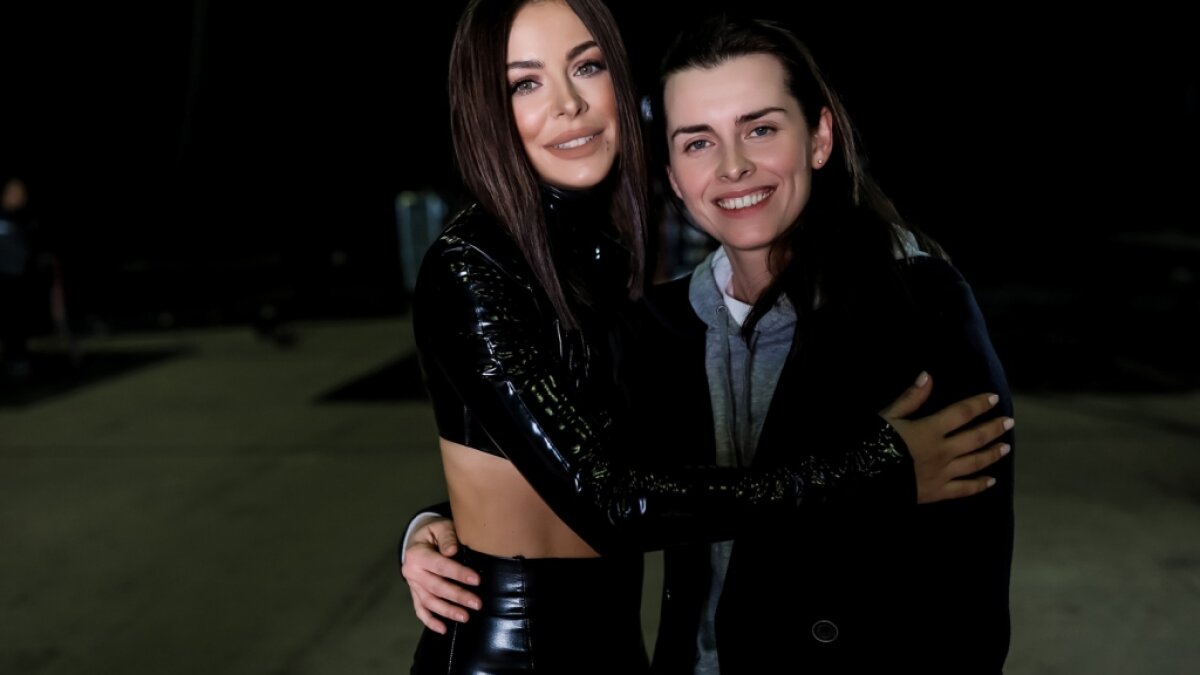 Презерватив бар қыз жыныстық қатынасқа түседі