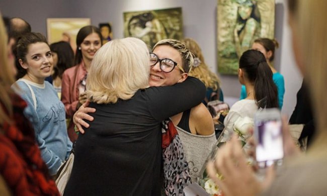 Художниця з Черкас презентувала виставку екзотичних картин (фото)