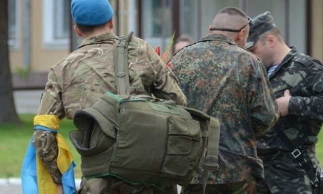 Демобілізованим військовим  дозволили забрати з АТО 10 речей 