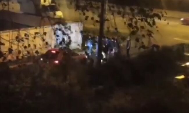 Підлітки в Києві, скріншот відео