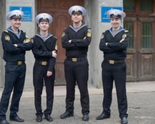 "Ви не ресурс армії. Ви - її цінність" - як живуть кримські курсанти, які заспівали три роки тому Гімн України