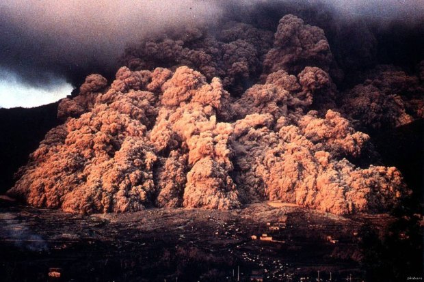 "Ванкувер! Ванкувер! Це воно!": історія фотографа, який знімав виверження вулкана до самої смерті